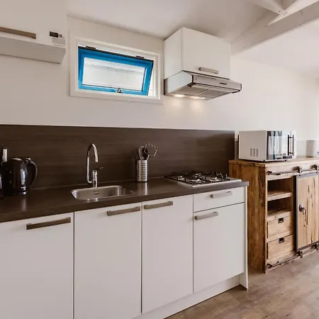 House With Direct Sea View, On The North Sea Of Hébergement de vacances *