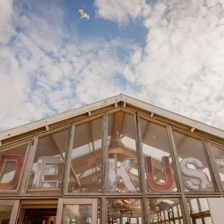 Hébergement de vacances House With Direct Sea View, On The North Sea Of Wijk aan Zee